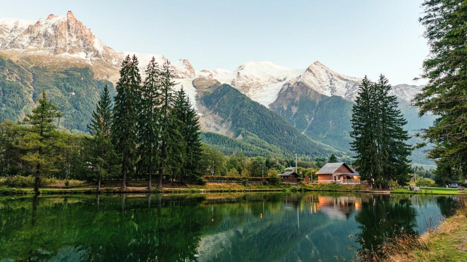 Apartment Au Bon Coin - Luxury Chamonix Hidden Haven, Mont Blanc View, Hot Tub And Garden Exterior photo